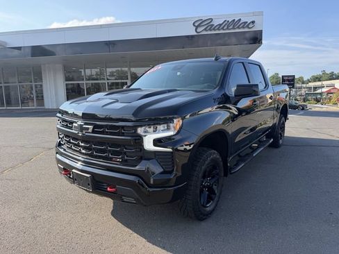Used 2024 Chevrolet Silverado 1500 LT Trail Boss w/ Protection Package AWD/4WD image 3