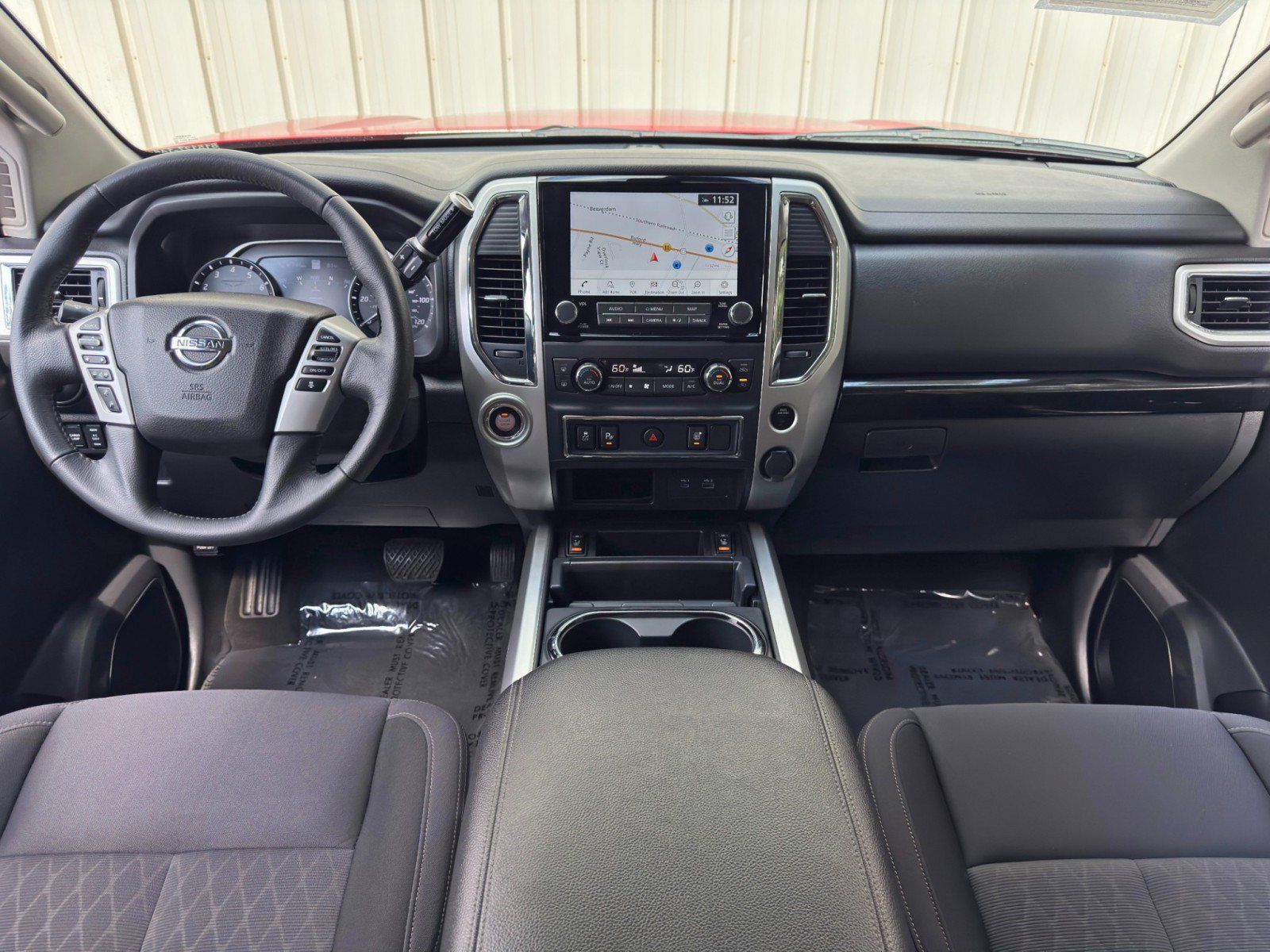 Used 2021 Nissan Titan SV w/ SV Convenience Package RWD image 10