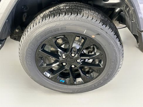 Used 2023 Jeep Wrangler Sahara w/ Cold Weather Group image 11