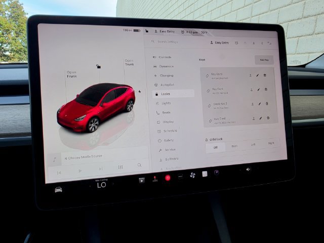 Used 2024 Tesla Model Y Long Range AWD/4WD image 52