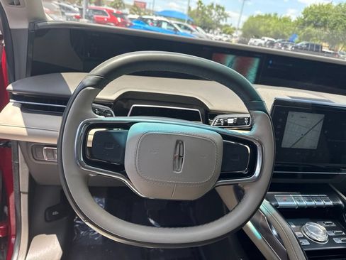 Used 2024 Lincoln Nautilus Premier AWD/4WD image 12