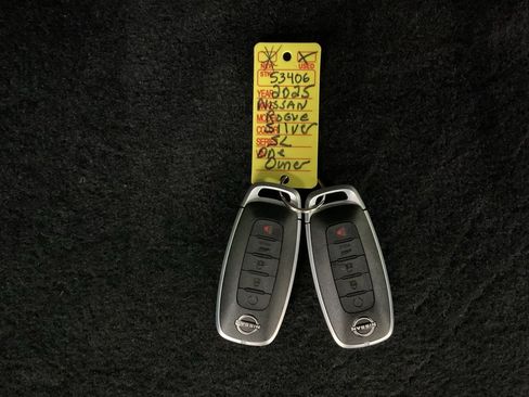 Used 2025 Nissan Rogue SL image 21