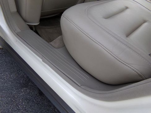 Used 2003 Cadillac De Ville Sedan w/ Comfort & Convenience Package image 64