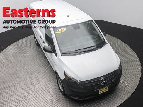 Used 2023 Mercedes-Benz Metris image 3