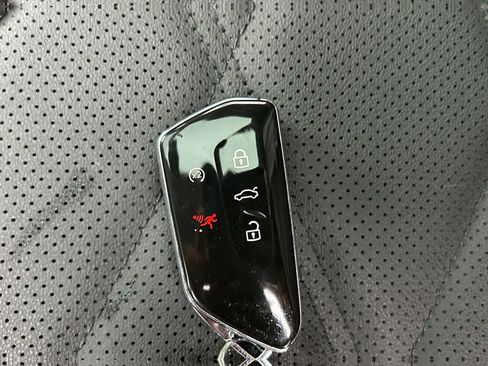 Used 2024 Volkswagen Atlas Peak Edition SE image 33