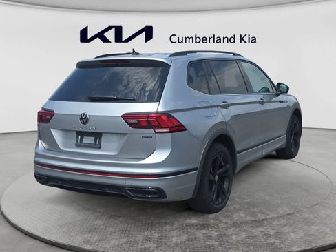Used 2024 Volkswagen Tiguan SE R-Line AWD/4WD image 5