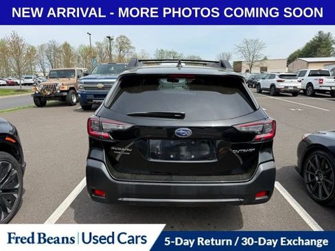 Used 2023 Subaru Outback Premium image 6