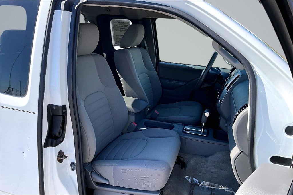 Used 2015 Nissan Frontier S RWD image 7