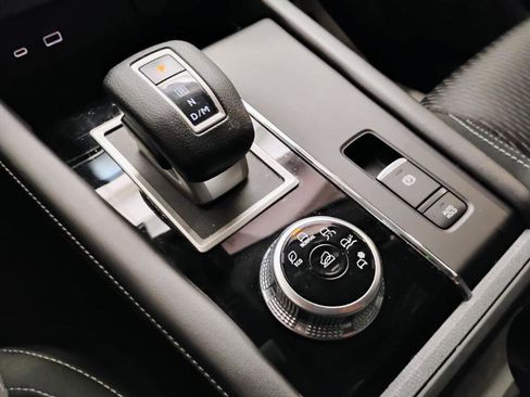 Used 2024 Mitsubishi Outlander ES FWD image 36