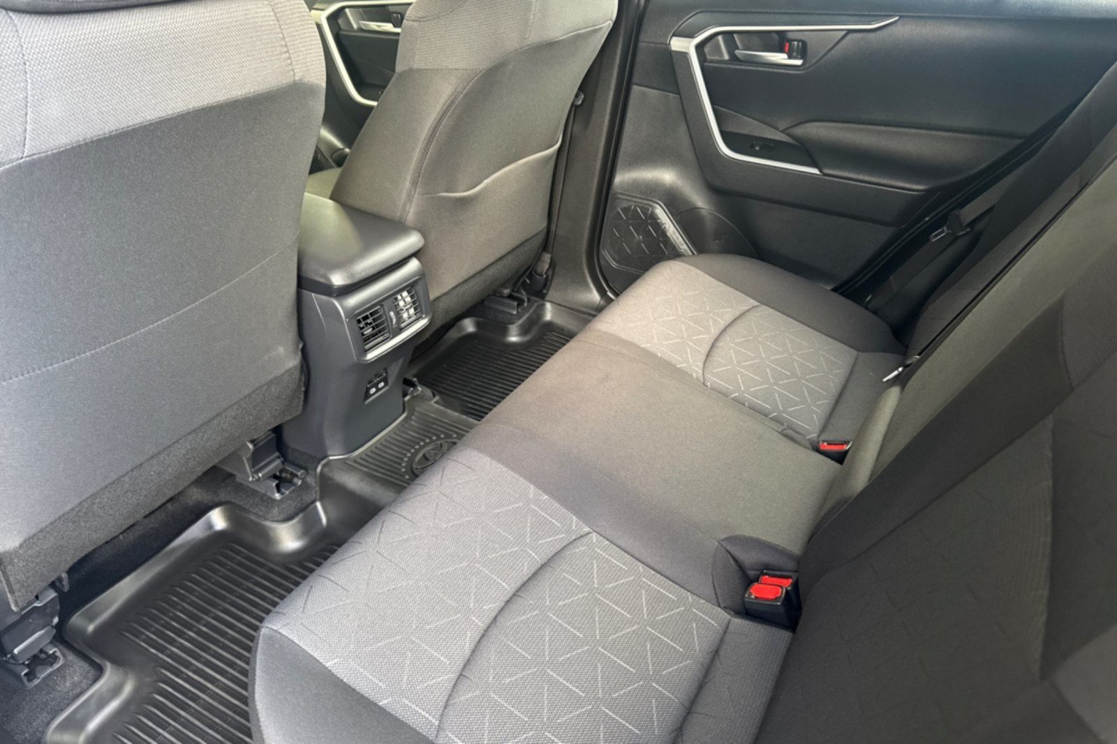 Certified 2025 Toyota RAV4 XLE FWD image 11