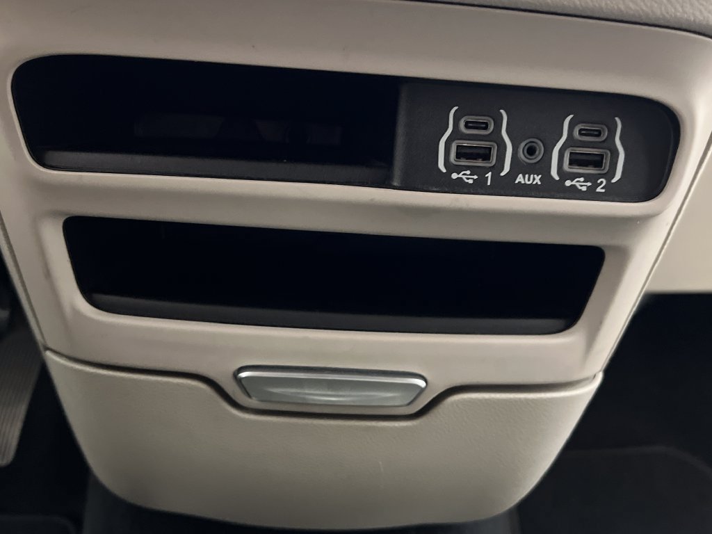 Used 2024 Chrysler Pacifica Touring-L FWD image 63