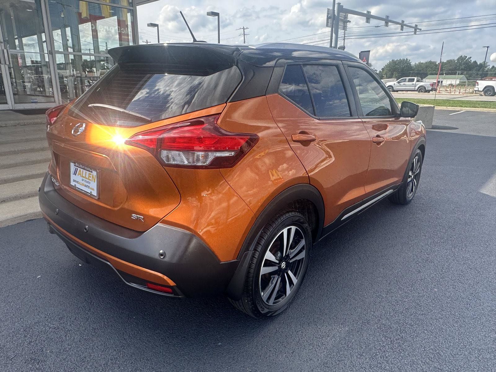 Used 2020 Nissan Kicks SR w/ SR Premium Package FWD image 11