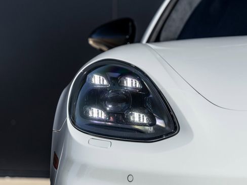 Used 2020 Porsche Panamera GTS image 15