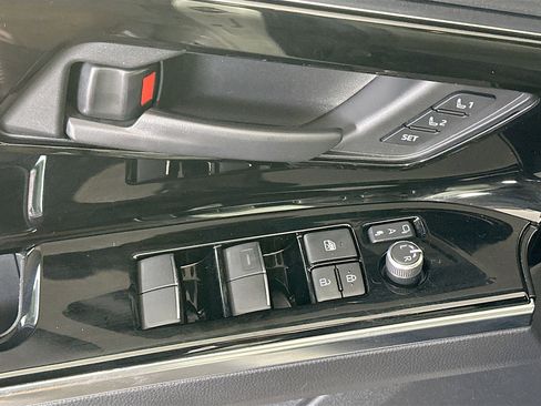Used 2023 Subaru Solterra AWD image 15
