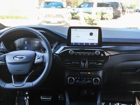 Used 2023 Ford Escape ST-Line image 12