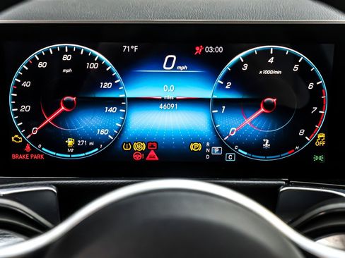 Used 2021 Mercedes-Benz GLB 250 4MATIC image 20