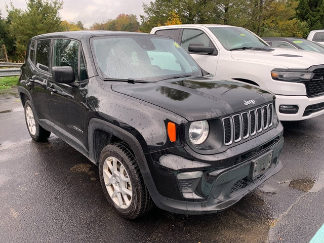 Used 2023 Jeep Renegade Latitude AWD/4WD image 6