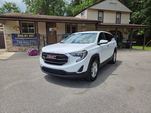 Used 2019 GMC Terrain SLE FWD image 1