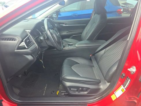 Used 2023 Toyota Camry SE FWD image 5