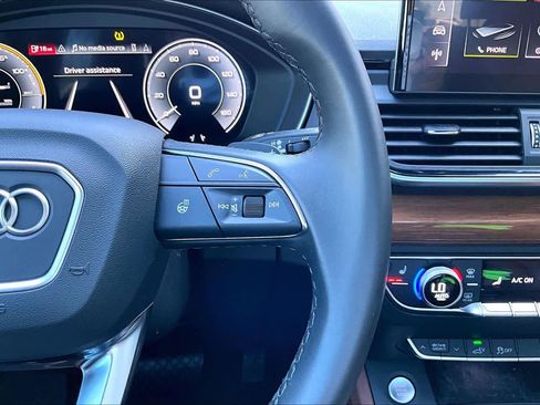 Used 2022 Audi Q5 e Premium Plus image 27