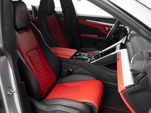 Used 2020 Lamborghini Urus image 48