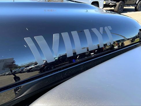Certified 2025 Jeep Wrangler Sport AWD/4WD image 30