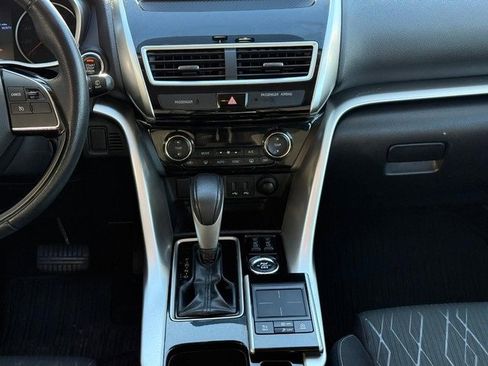 Used 2018 Mitsubishi Eclipse Cross SE image 15