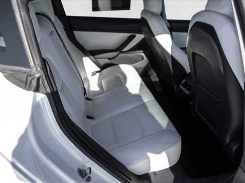 Used 2021 Tesla Model 3 Standard Range Plus image 22