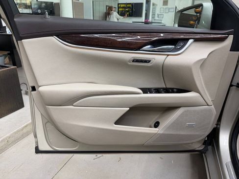 Used 2016 Cadillac XTS Luxury w/ Driver Awareness Package AWD/4WD image 10