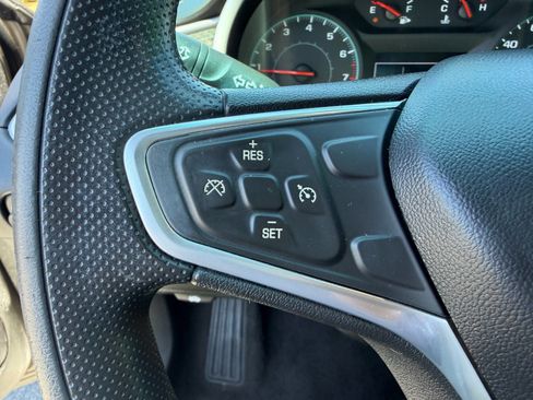 Used 2022 Chevrolet Malibu LT FWD image 18