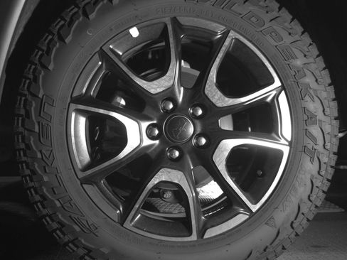 Used 2025 Jeep Compass Trailhawk AWD/4WD image 14