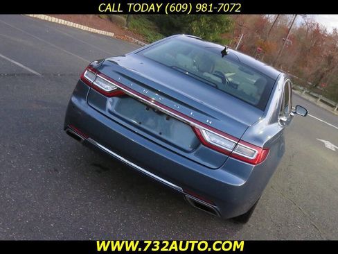 Used 2018 Lincoln Continental Select w/ Continental Climate Package image 19