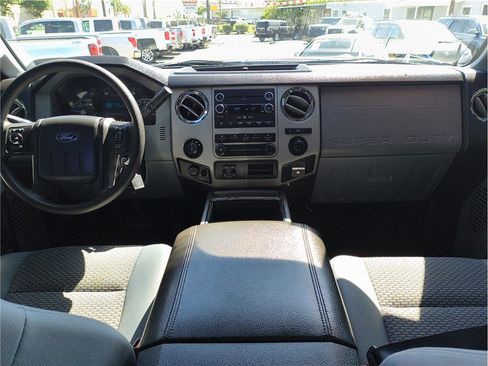 Used 2013 Ford F250 XLT w/ Chrome Pkg image 7