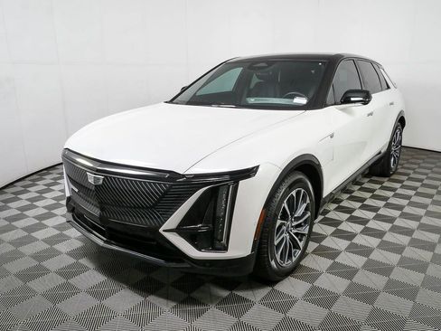 Used 2024 Cadillac Lyriq Luxury AWD/4WD image 26