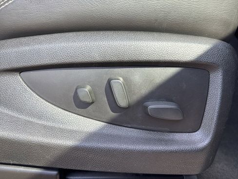 Used 2018 GMC Yukon Denali w/ Denali Ultimate Package image 32