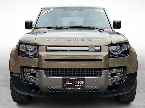 Used 2024 Land Rover Defender 110 X-Dynamic SE image 2