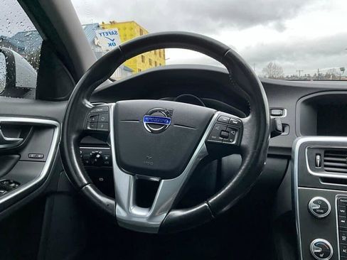 Used 2016 Volvo V60 T5 Premier image 18