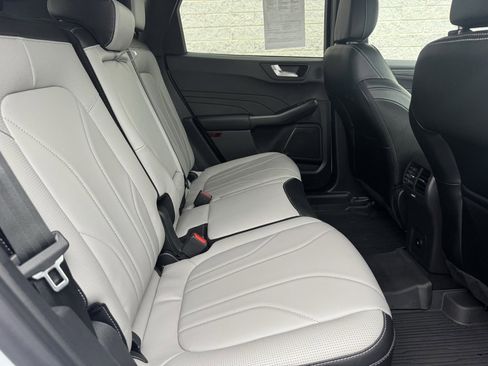 Used 2025 Ford Escape Base w/ PHEV Premium Package image 19