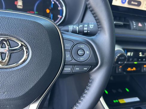 Used 2025 Toyota RAV4 XSE image 19