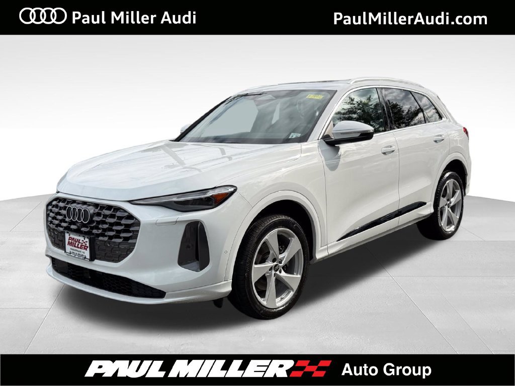 Certified 2025 Audi Q5 Premium w/ Premium Plus AWD/4WD 360° Tour