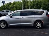 Used 2017 Chrysler Pacifica Touring image 6