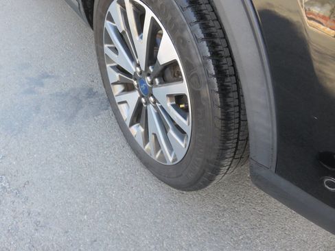 Used 2020 Ford Escape Titanium image 36