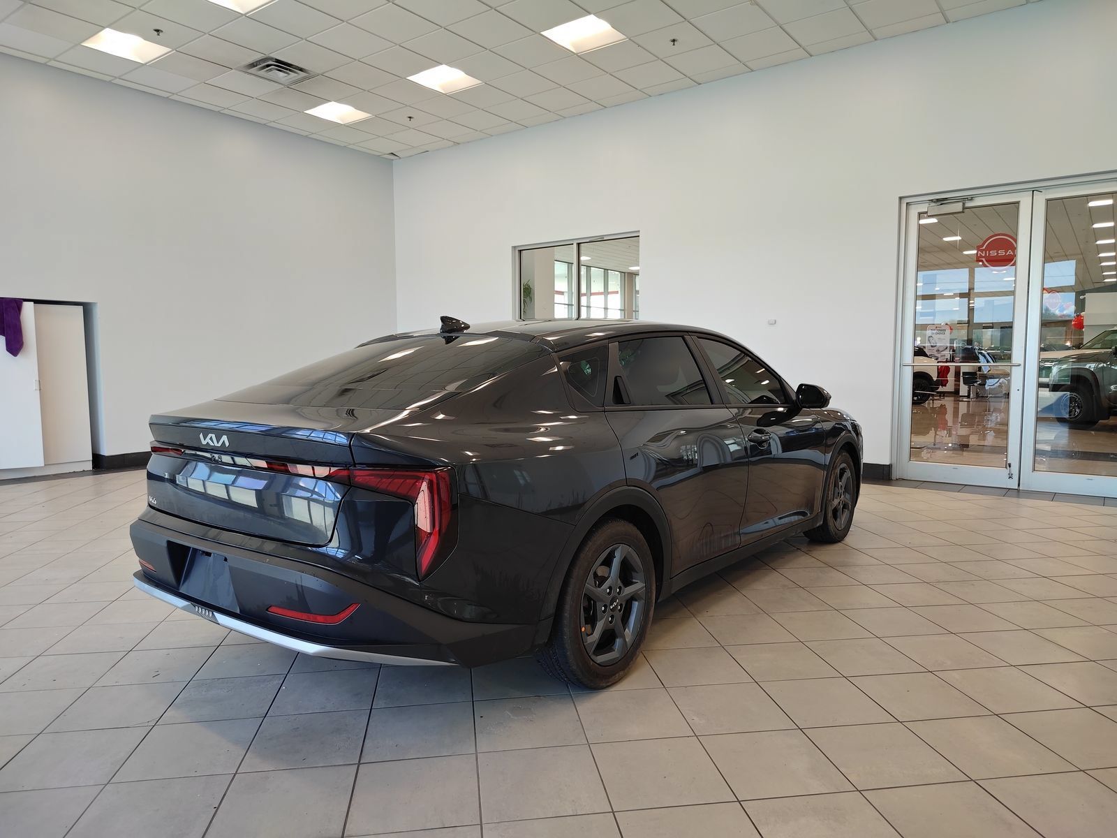 Used 2025 Kia K4 FWD image 3