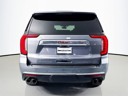 Used 2021 GMC Yukon XL Denali w/ Denali Premium Package RWD image 3