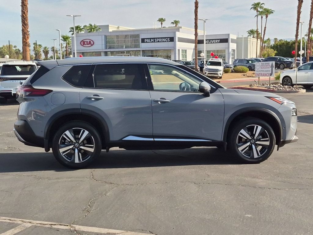 Used 2021 Nissan Rogue Platinum FWD image 5