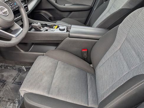 Used 2023 Nissan Rogue SV image 9