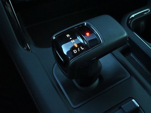 Used 2024 GMC Sierra 1500 AT4 w/ Technology Package image 29