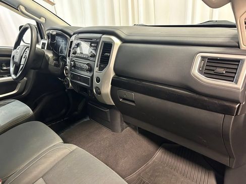 Used 2018 Nissan Titan SV AWD/4WD image 20