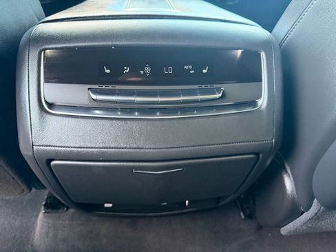 Used 2023 Cadillac Escalade Premium Luxury image 25