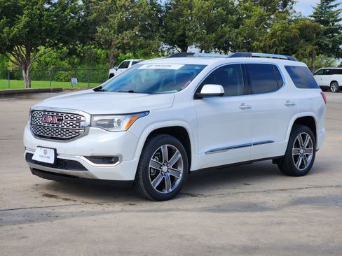 Used 2019 GMC Acadia Denali w/ Technology Package image 2